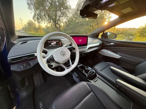 Used 2021 Volkswagen ID.4 1st Edition image 10