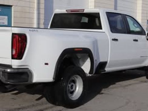 Used 2023 GMC Sierra 3500 Pro w/ Convenience Package image 6