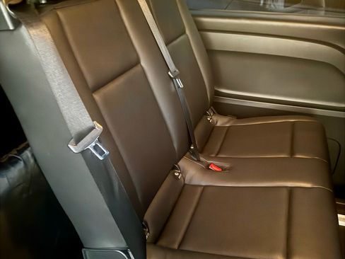 Used 2017 Mercedes-Benz Metris Passenger image 5