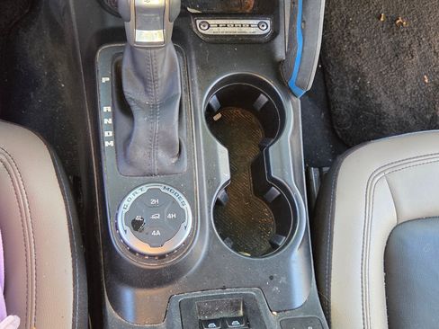 Used 2023 Ford Bronco Wildtrak image 13