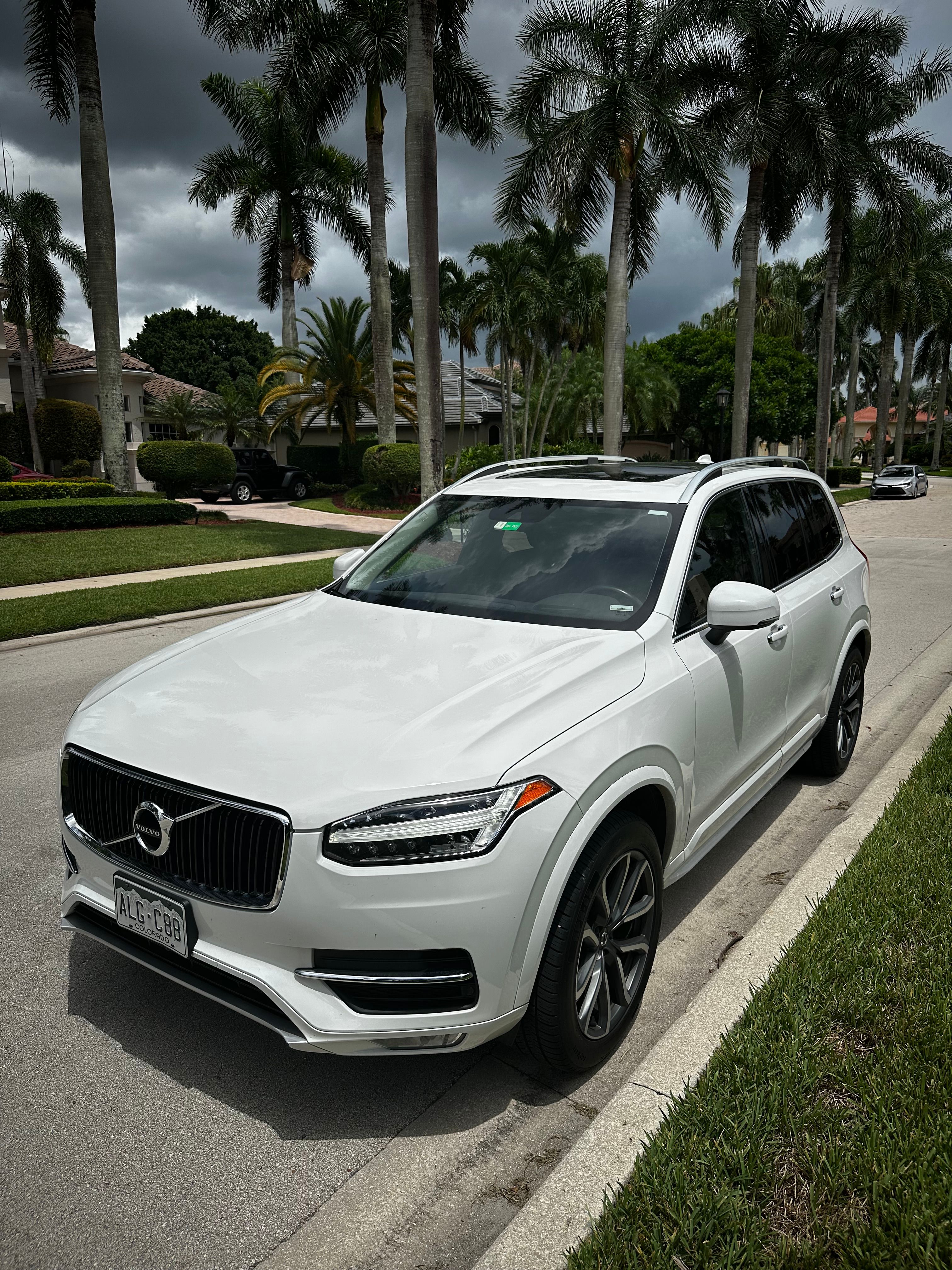 Used 2019 Volvo XC90 T6 Momentum w/ Protection Package Premier AWD/4WD image 8