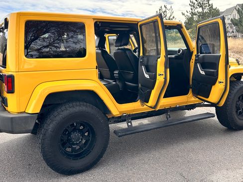 Used 2015 Jeep Wrangler Unlimited Sahara image 11