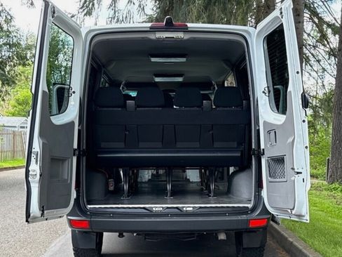 Used 2016 Mercedes-Benz Sprinter 2500 image 10