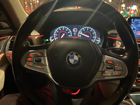 Used 2017 BMW 740i xDrive image 6