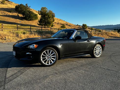 Used 2018 FIAT 124 Spider Lusso image 6