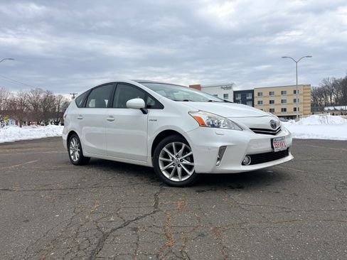 Used 2013 Toyota Prius V Five image 1