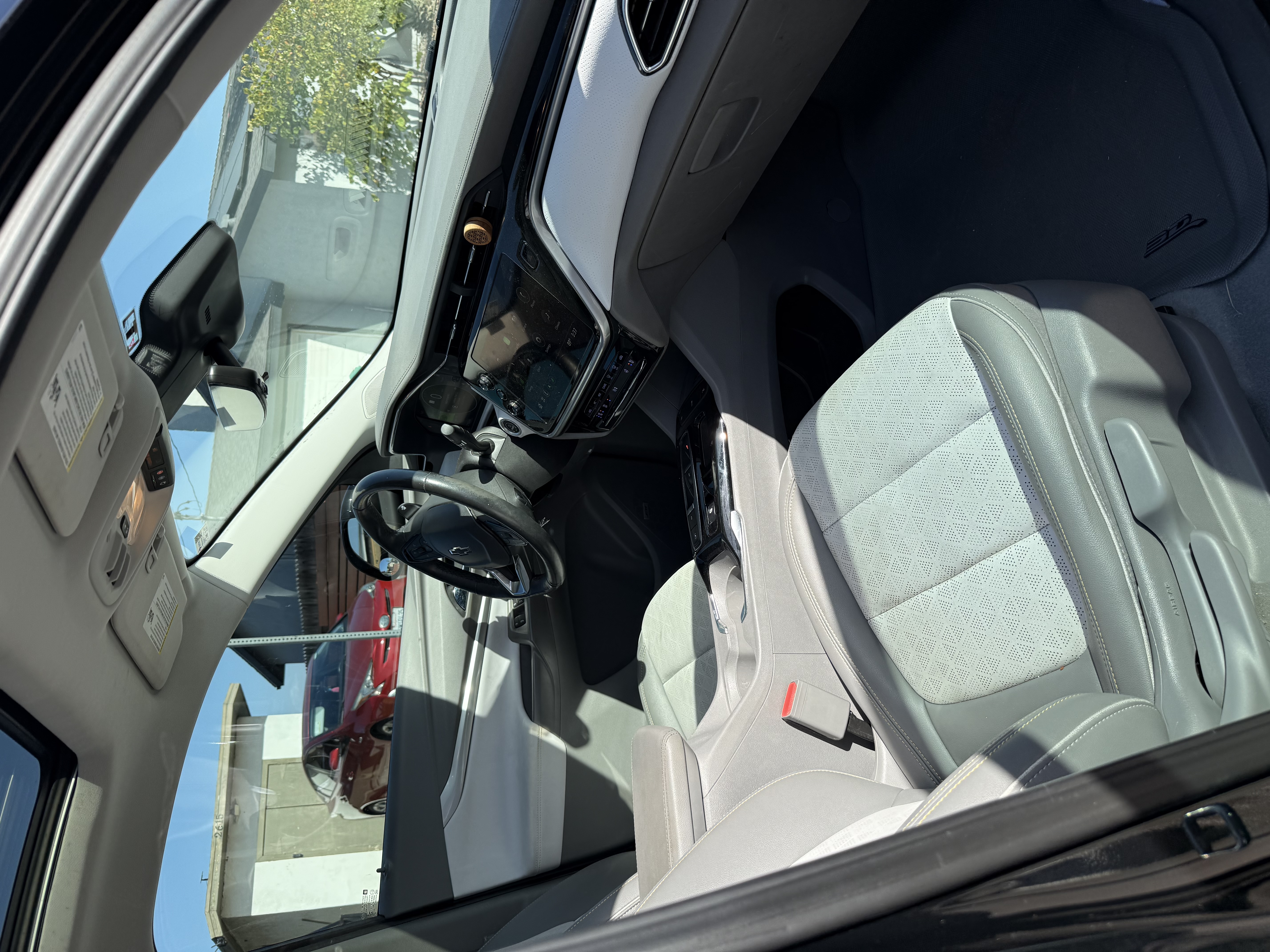 Used 2023 Chevrolet Bolt EUV Premier w/ Sun & Sound Package FWD image 14