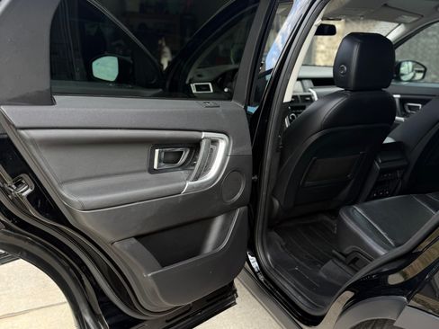 Used 2018 Land Rover Discovery Sport HSE image 22