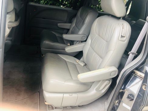 Used 2010 Honda Odyssey LX image 8