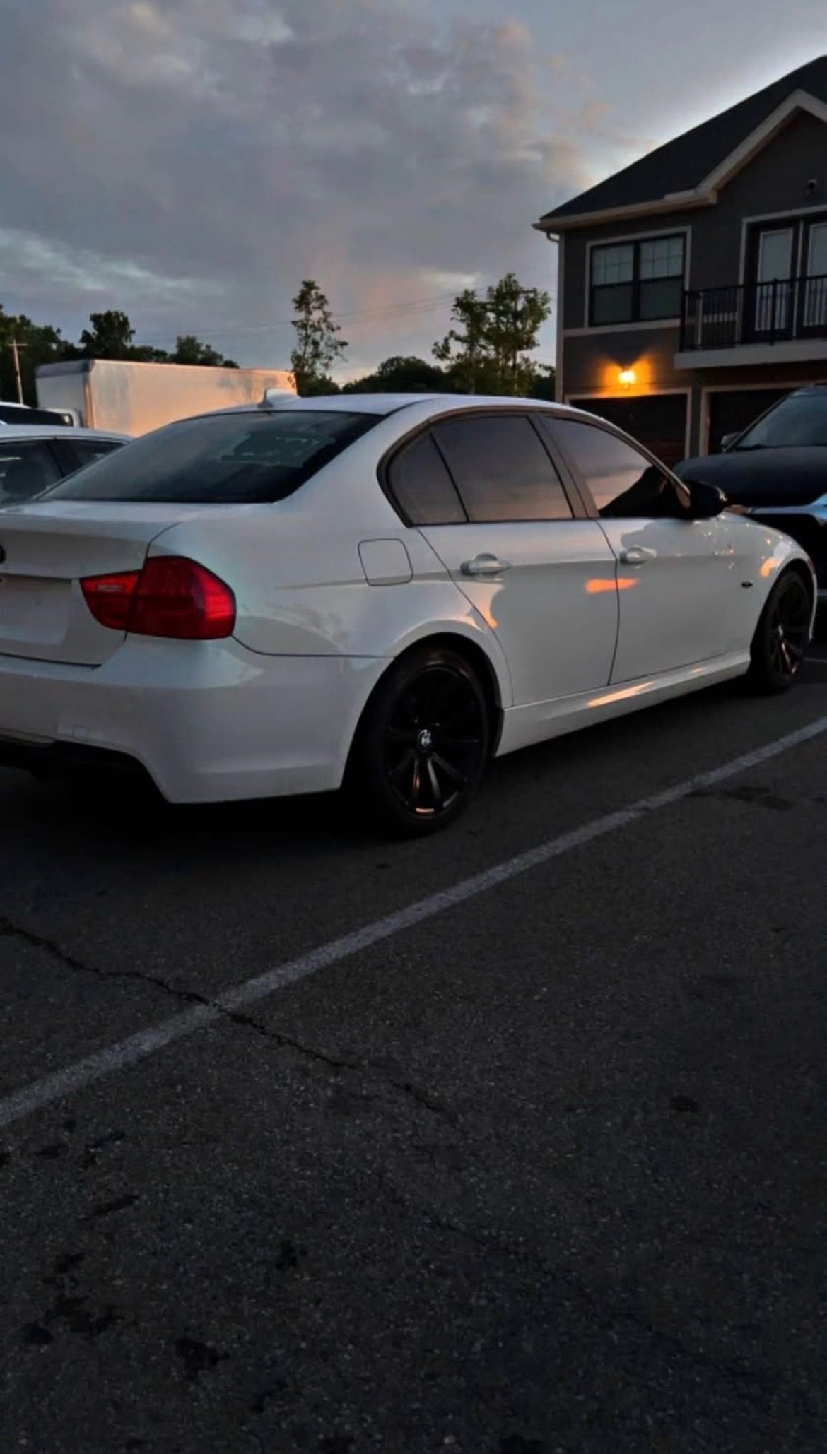 Used 2011 BMW 328i xDrive Sedan AWD/4WD image 2