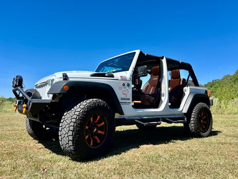 Used 2017 Jeep Wrangler Unlimited Sport w/ Quick Order Package 24S AWD/4WD image 12