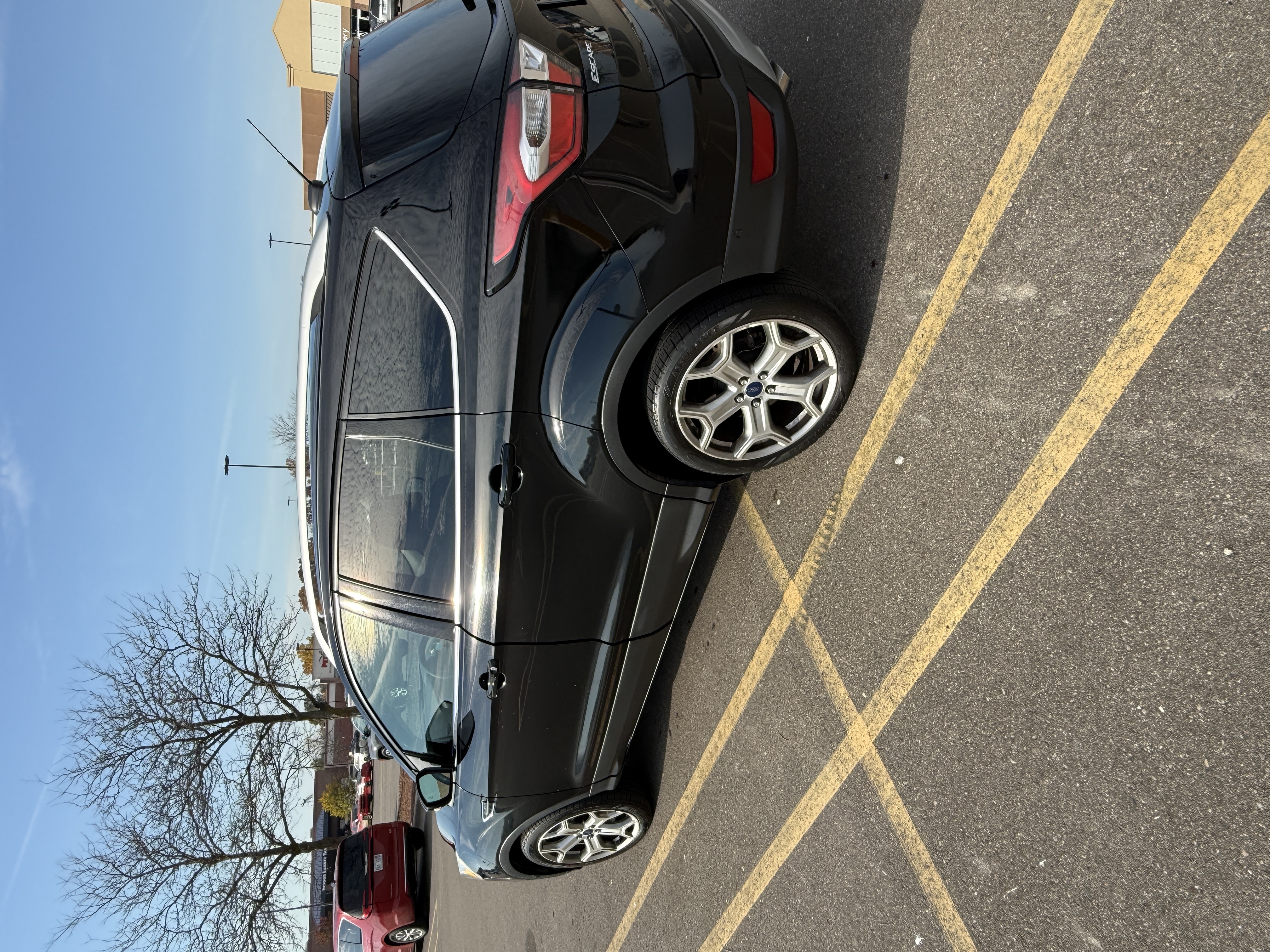 Used 2017 Ford Escape Titanium w/ Equipment Group 301A AWD/4WD image 2
