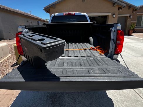 Used 2020 Chevrolet Colorado LT RWD image 8