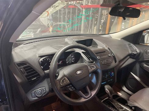 Used 2018 Ford Escape S image 2