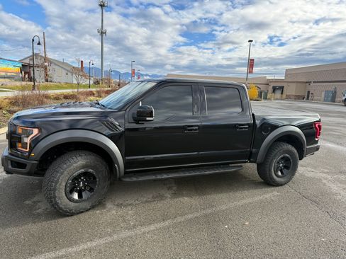 Used 2018 Ford F150 Raptor w/ Equipment Group 802A Luxury image 9