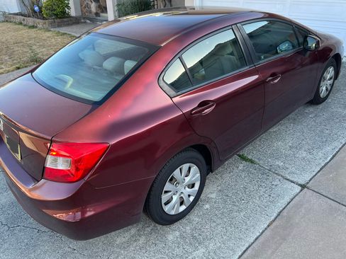 Used 2012 Honda Civic LX image 2