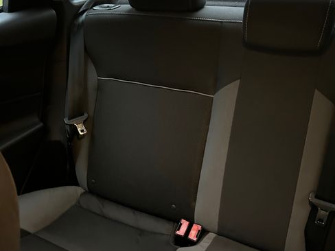 Used 2014 Ford Focus SE FWD image 9