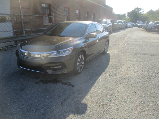 Used 2017 Honda Accord Hybrid Sedan image 1