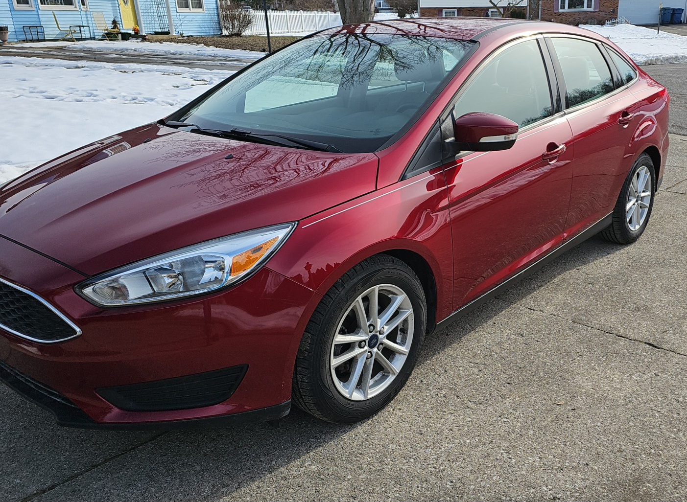 Used 2017 Ford Focus SE FWD image 4