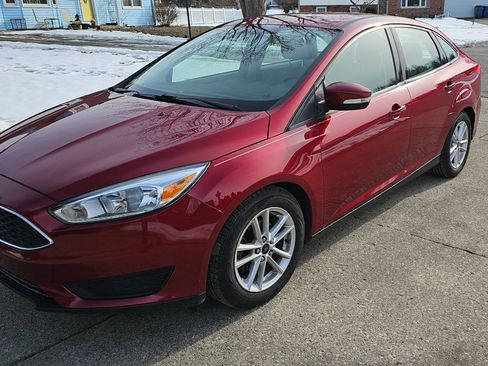 Used 2017 Ford Focus SE image 4