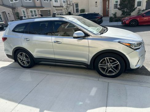 Used 2017 Hyundai Santa Fe Limited image 1