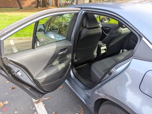 Used 2024 Toyota Corolla XLE image 18