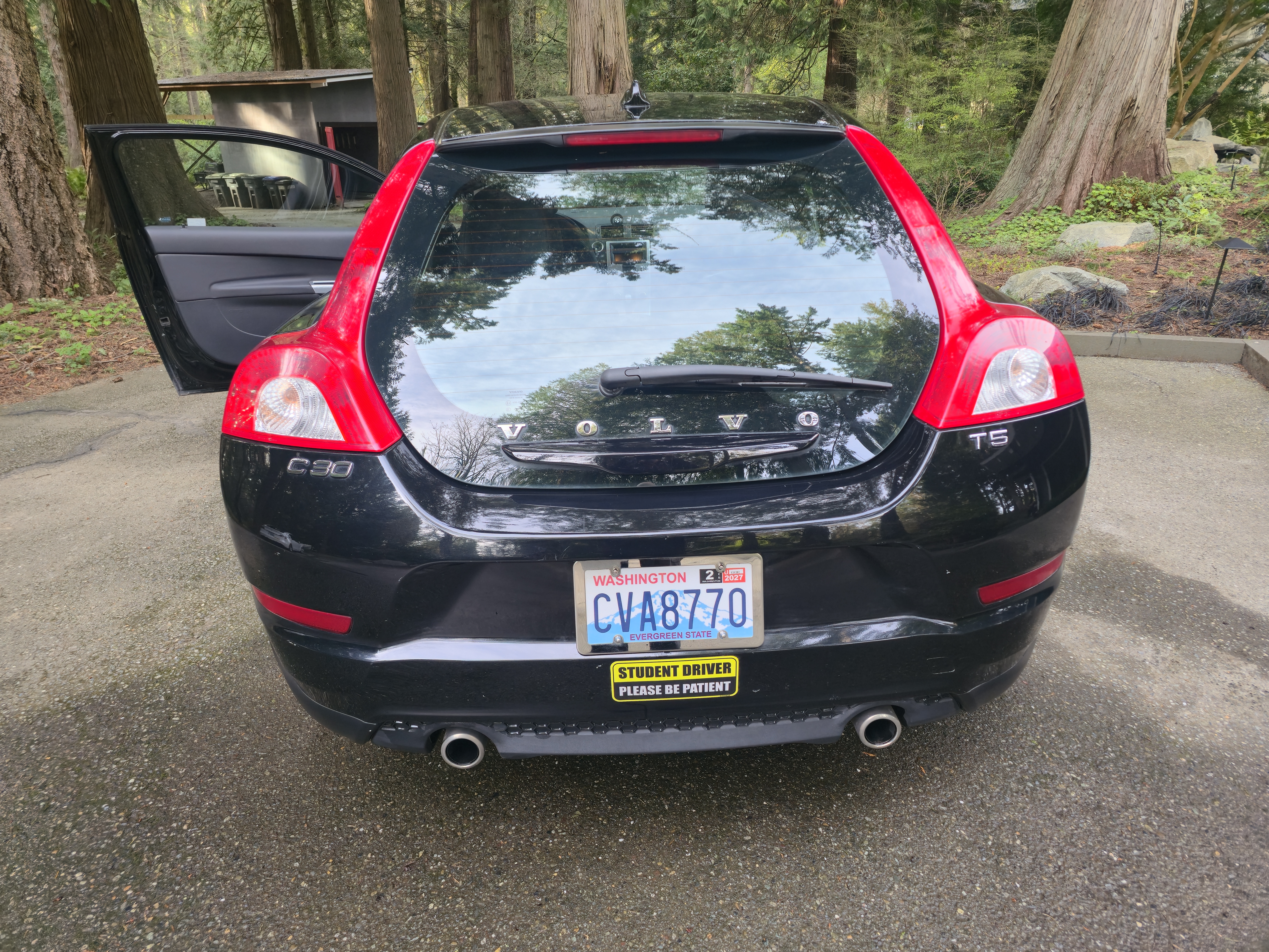 Used 2011 Volvo C30 T5 w/ Preferred Pkg FWD image 5
