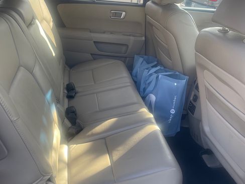 Used 2010 Honda Pilot Touring image 6