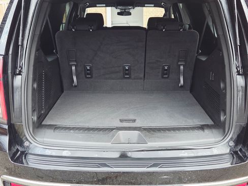 Used 2023 Chevrolet Suburban LS image 16