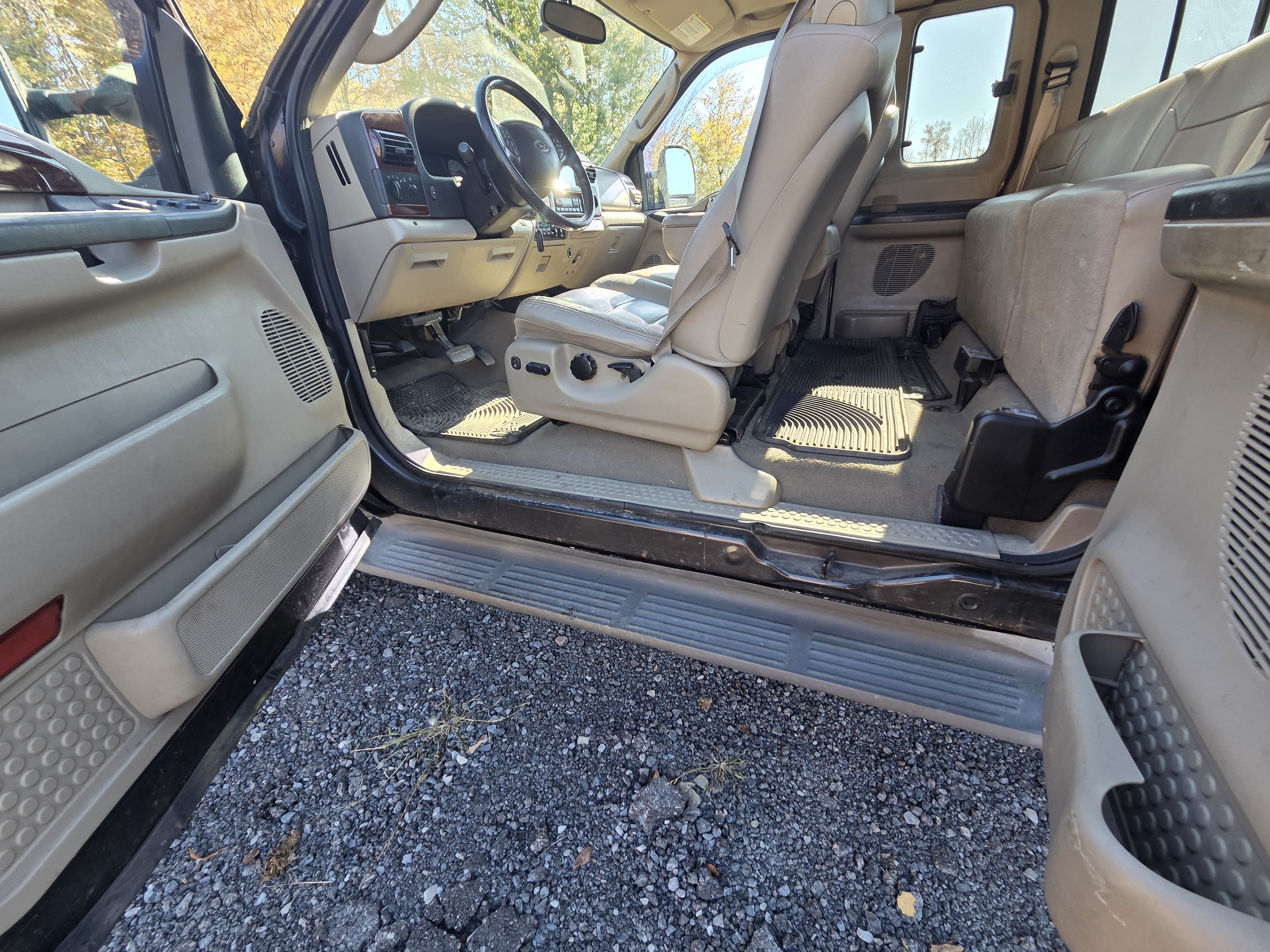 Used 2005 Ford F250 Lariat AWD/4WD image 12