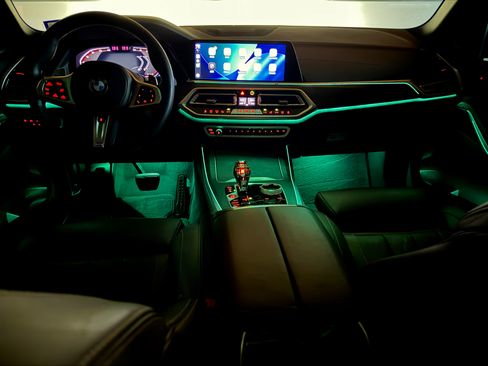 Used 2021 BMW X5 xDrive40i w/ M Sport Package image 18