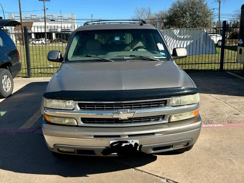 Used 2002 Chevrolet Suburban LT image 11