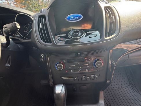 Used 2017 Ford Escape Titanium w/ Equipment Group 301A image 18