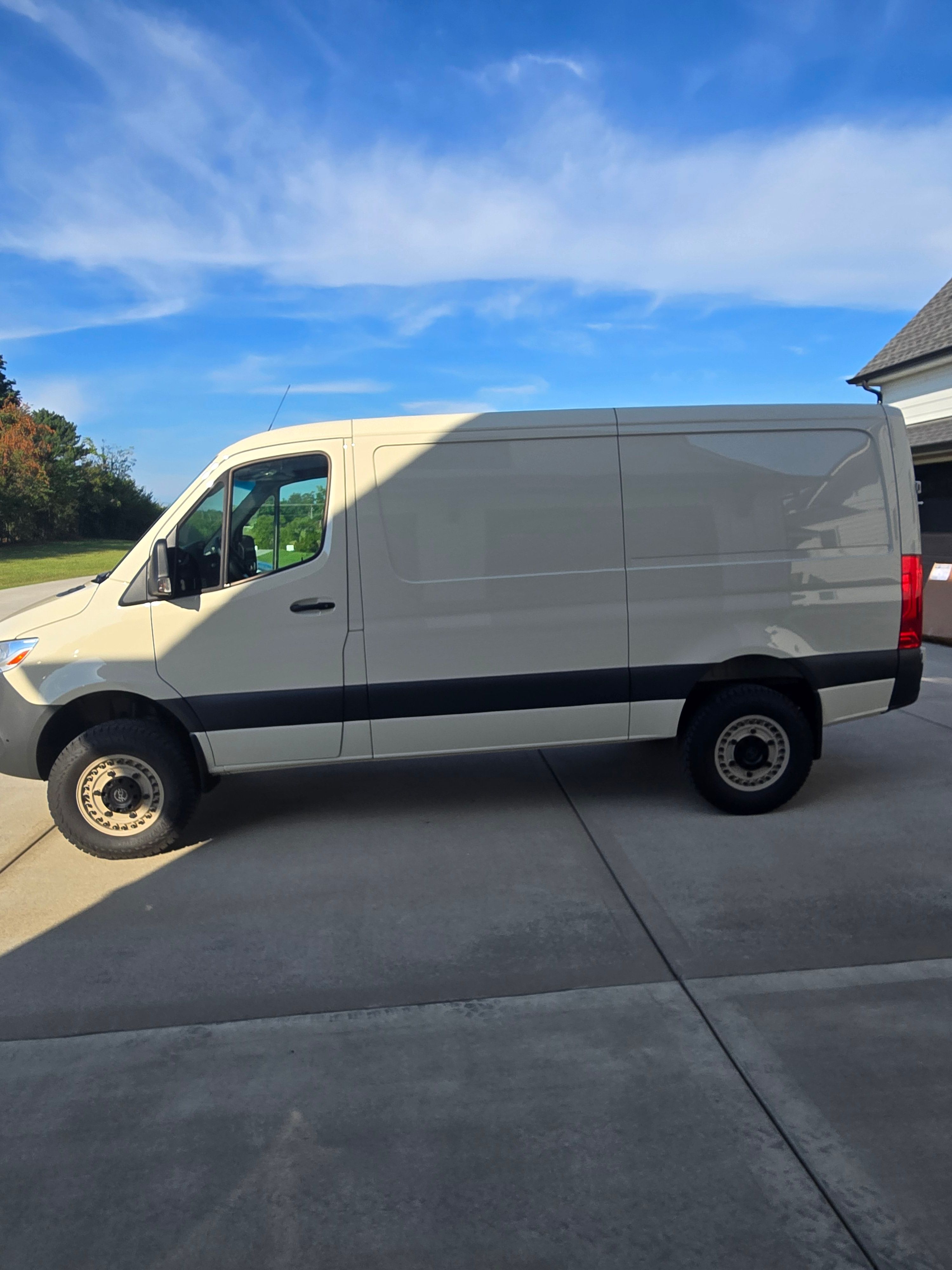Used 2022 Mercedes-Benz Sprinter 2500 image 17