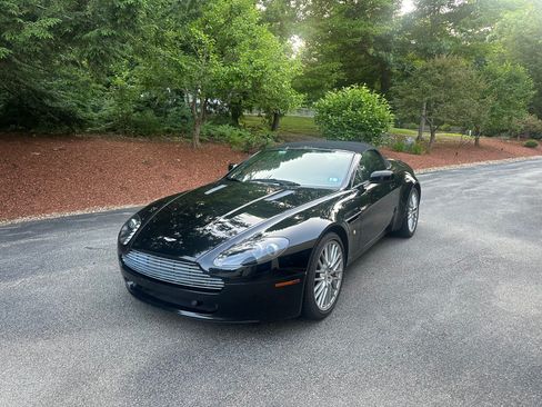Used 2009 Aston Martin V8 Vantage Roadster RWD image 6