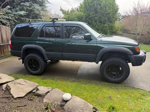 Used 1999 Toyota 4Runner Limited AWD/4WD image 2