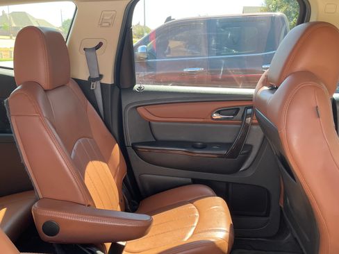 Used 2015 Chevrolet Traverse LTZ FWD image 17