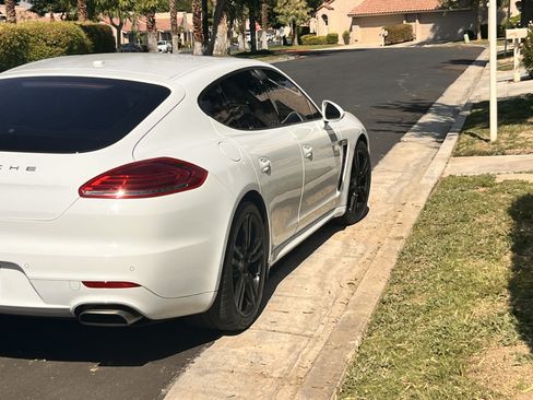 Used 2014 Porsche Panamera image 12