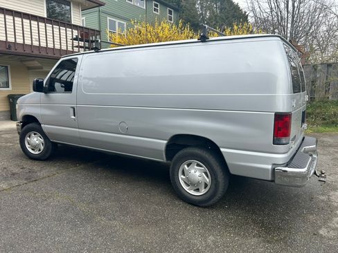 Used 2012 Ford E-250 and Econoline 250 Van 3D w/ Commercial Cargo Van Pkg image 2
