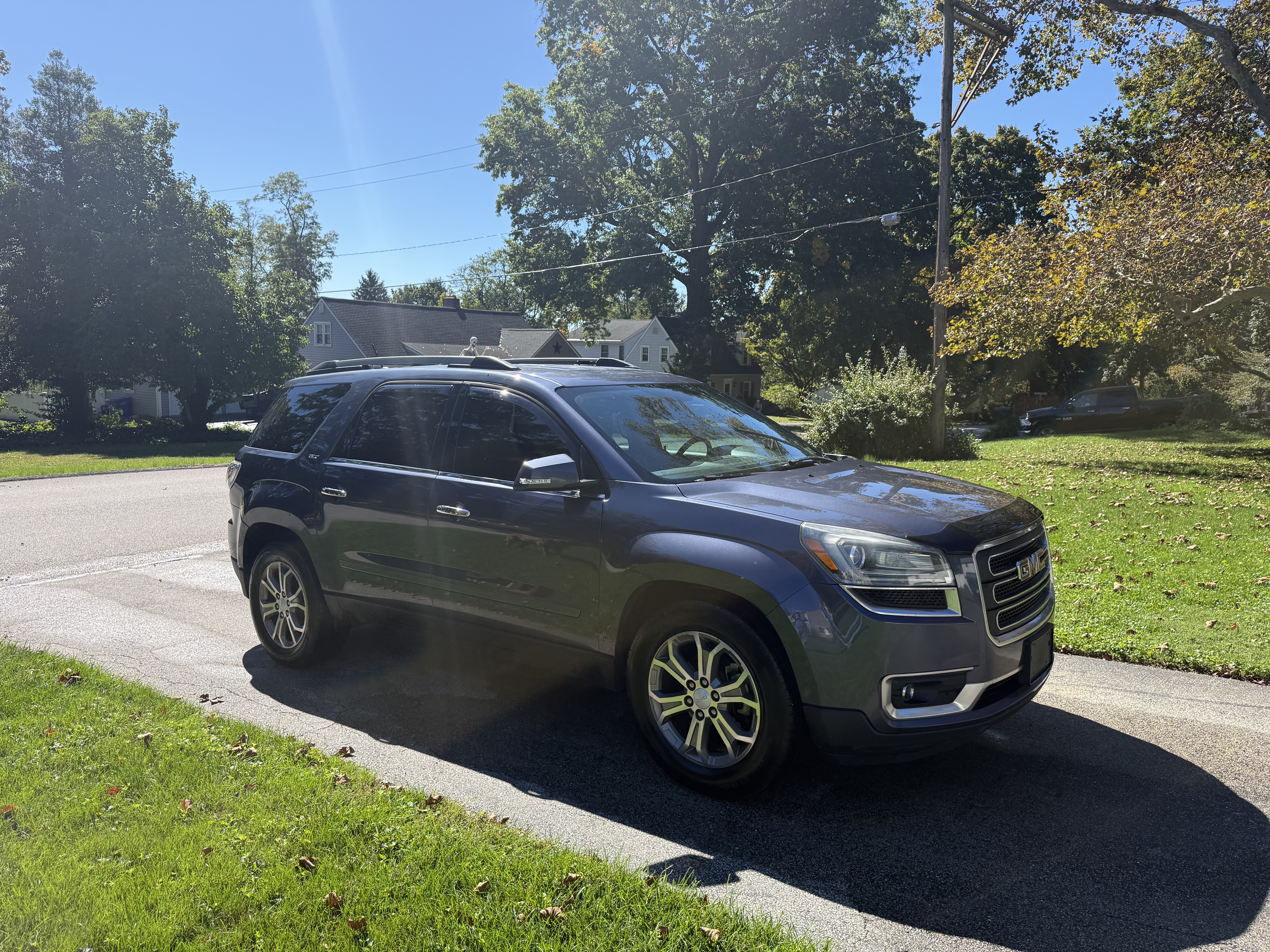 Used 2014 GMC Acadia SLT AWD/4WD image 1