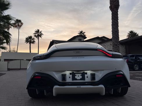 Used 2020 Aston Martin V8 Vantage Coupe RWD image 19