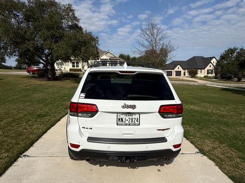 Used 2018 Jeep Grand Cherokee Trailhawk w/ Trailhawk Luxury Group image 4