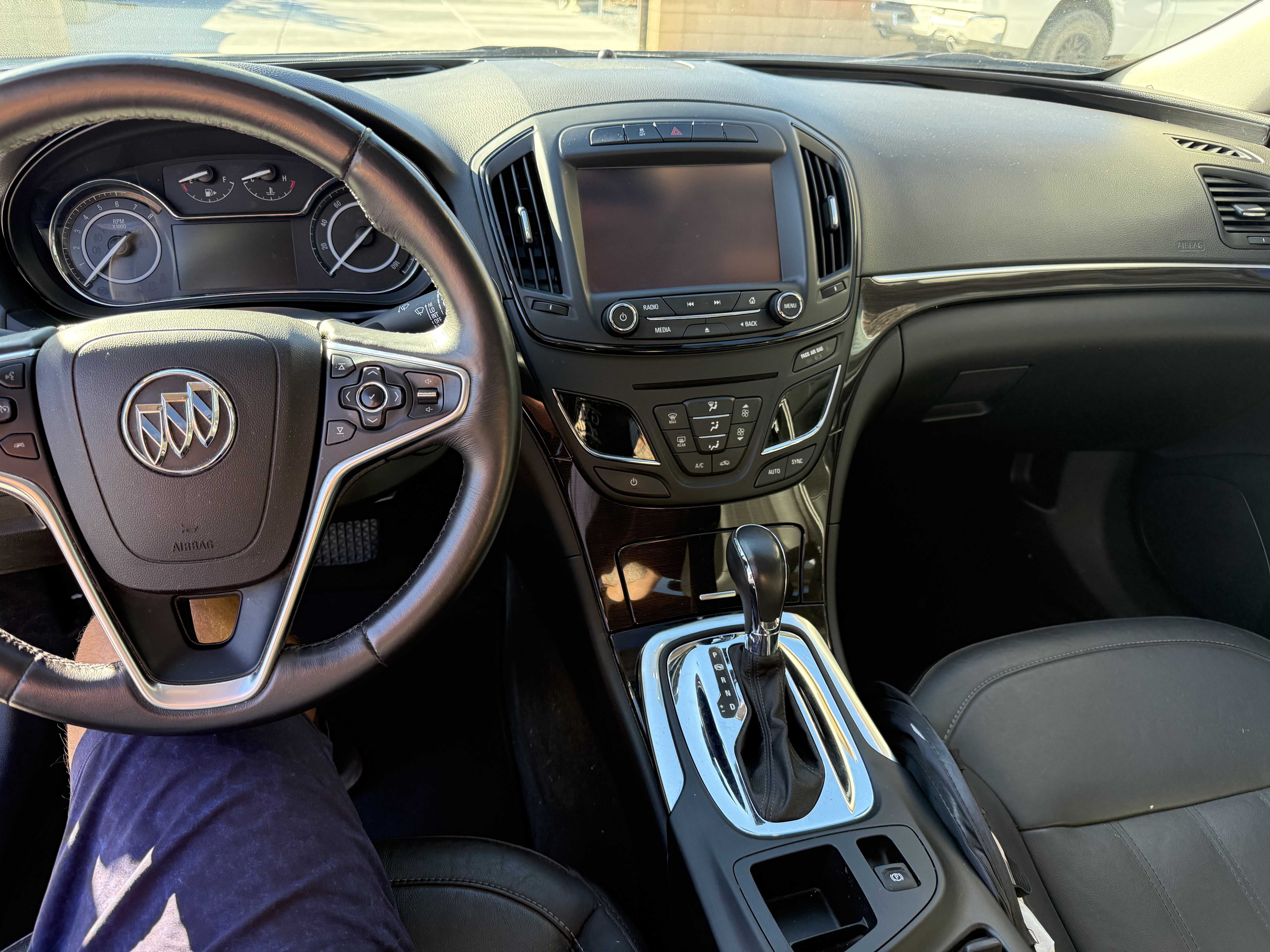 Used 2017 Buick Regal Sport Touring FWD image 11