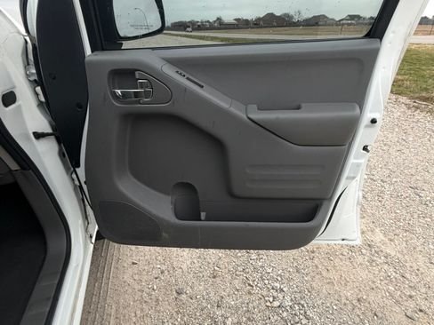 Used 2020 Nissan Frontier S image 4