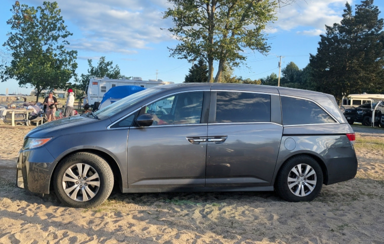 Used 2016 Honda Odyssey EX-L image 1