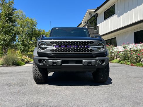 Used 2025 Ford Bronco Badlands image 10