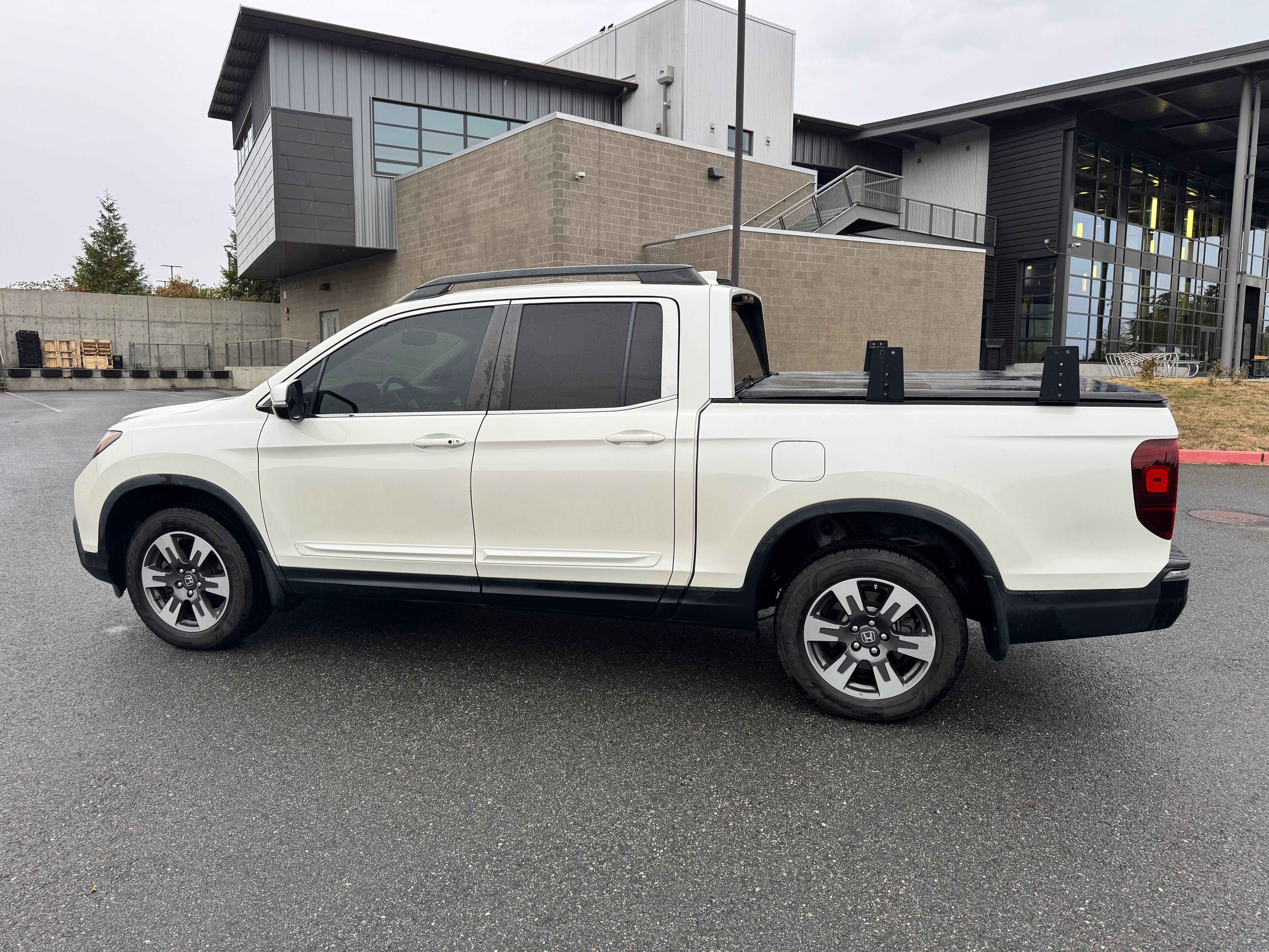 Used 2017 Honda Ridgeline RTL-T image 10