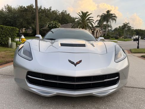 Used 2019 Chevrolet Corvette Stingray Coupe w/ 1LT RWD image 4