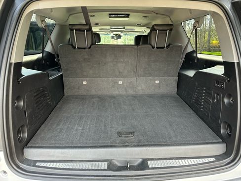 Used 2016 Chevrolet Suburban LTZ image 11