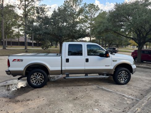 Used 2006 Ford F250 Lariat image 6